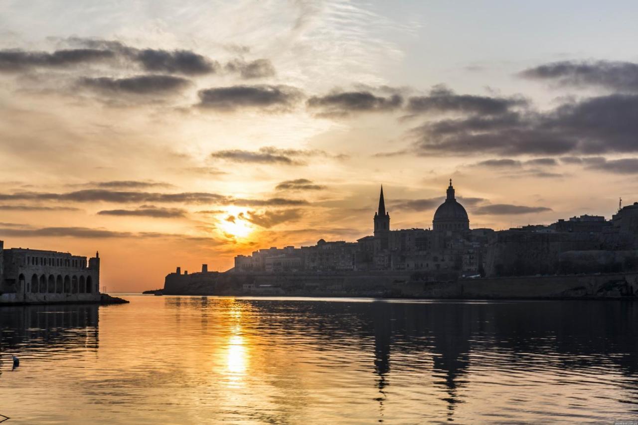 Luxury Apartment With Valletta And Harbour Views Sliema Extérieur photo