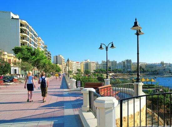 Luxury Apartment With Valletta And Harbour Views Sliema Extérieur photo