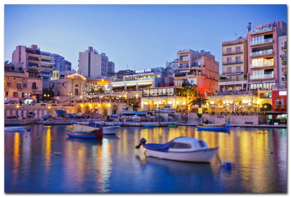 Luxury Apartment With Valletta And Harbour Views Sliema Extérieur photo